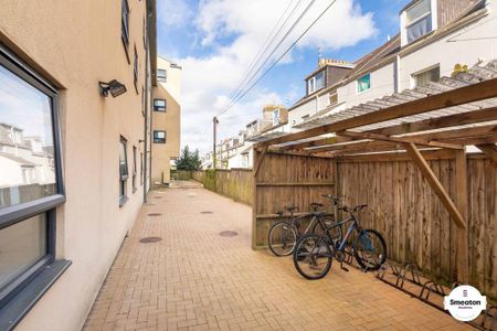 5 bedroom flat to rent - Photo 4