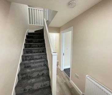 6 bedroom semi-detached house to rent - Photo 3