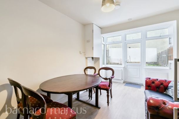 Green Lanes, Turnpike Lane - Photo 1