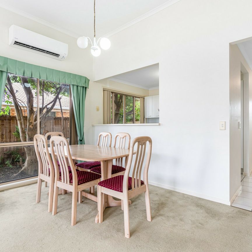 Peaceful & Private Villa � Direct Street Frontage & Ultra-Desirable Complex! - Photo 1