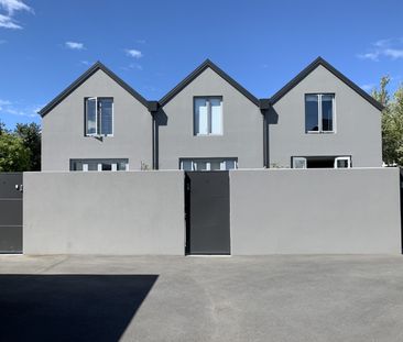 2 plus bedroom 2 level townhouse in wonderful area - Photo 1