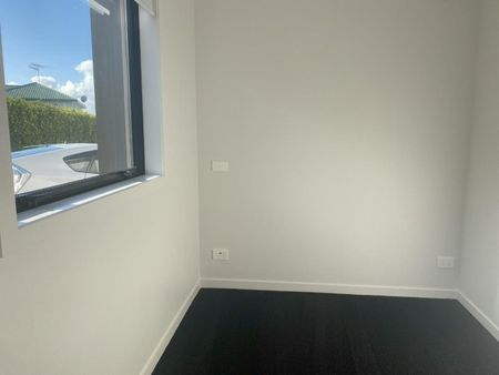 Modern Townhouse in a Handy Stanmore Bay Location - Photo 4