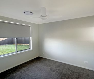 BRAND NEW HOME in SOUTHLAKES ESTATE - Photo 3