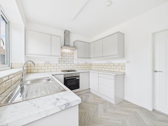 3 bedroom terraced house to rent - Photo 1