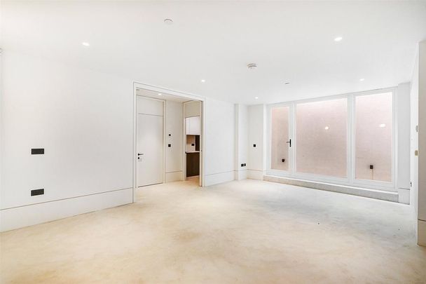 4 bedroom mews to rent - Photo 1