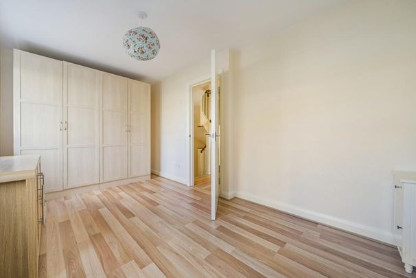 St Josephs Vale, Blackheath SE3 - Photo 1