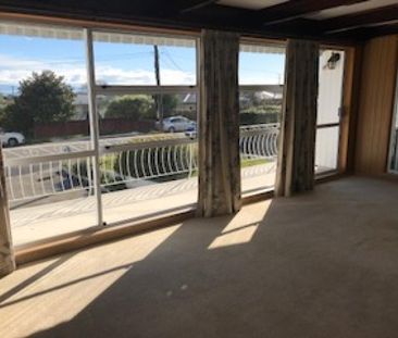 Family home in Stoke - Photo 1