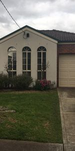 4A Olive Grove, Airport West VIC 3042 - Photo 4