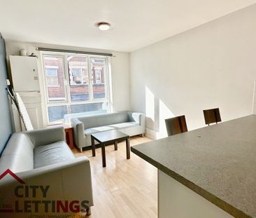 4 Bedroom Flat - Photo 3