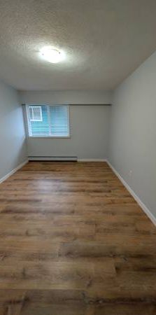 $1,950 / 1br - Beautiful, spacious fully renovated 2nd level suite - Photo 1