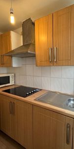 Holden Avenue, Kingsbury, NW9 - Photo 3