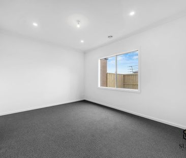 BRAND NEW 4 Bedroom Home! - Photo 5