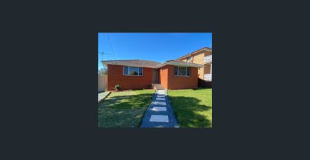 3 BEDROOM HOME IN GREAT LOCATION - Photo 4