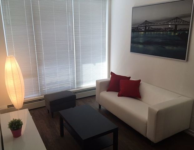 Cozy one bedroom condo with AC | 1403 - 450 8 Ave SE, Calgary - Photo 1