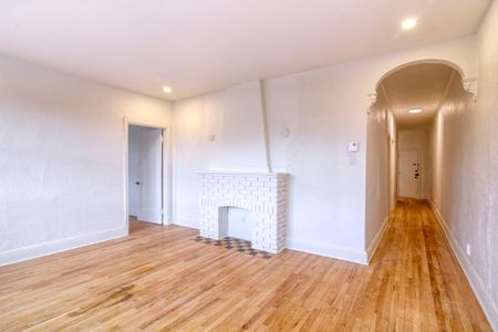 4890 Queen Mary Road - Photo 5