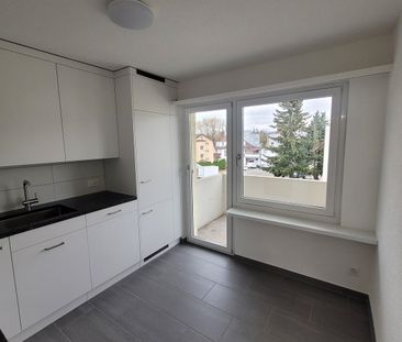 Rent a 4 rooms apartment in Fahrweid - Photo 3