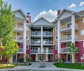 Spectacular modern and cozy condo, Prestwick SE | 10 Prestwick Bay ... - Photo 1