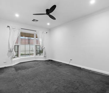 Spacious & Stylish Detached Homette Just 800m to the Beach - Photo 2