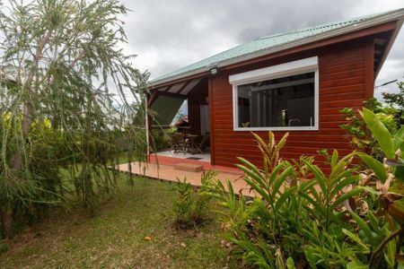 Location Maison 2 pièces 55m² STE ROSE 97115 - Photo 2