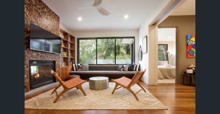 Luxury Resort Villa in Suffolk Park: pool, forest, walk to beach, 1 min to shops - Photo 2