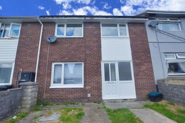 3 bedroom terraced house to rent - Photo 1