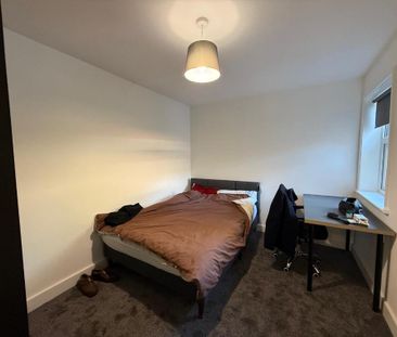 3 bedroom flat to rent - Photo 3