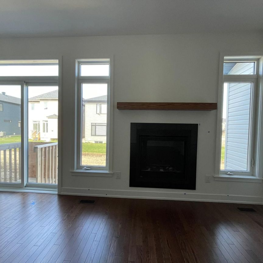 For Lease - 640 RATHBURN Lane, Leitrim, Ontario - Photo 1