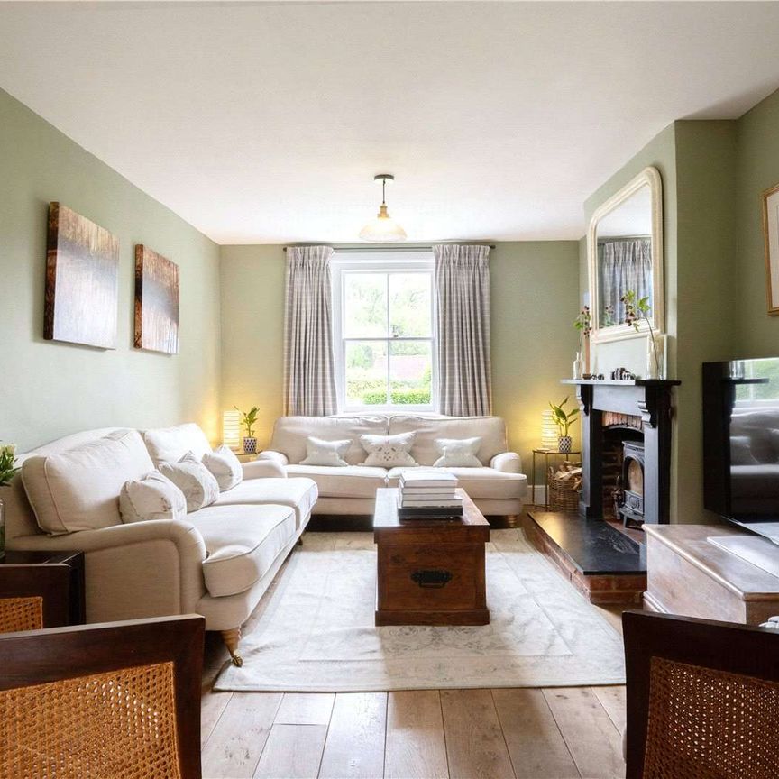 Attractive detached five bedroom period family house with delightful garden and outbuilding. - Photo 1