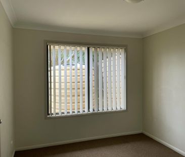Lovely 2 bedroom brick unit - No Pets - Photo 3
