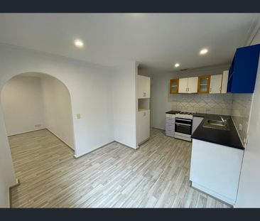 8/40 Kinsella Street, Joondanna, WA 6060 - Photo 3