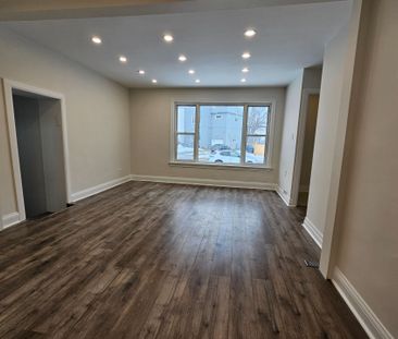 For Lease - 8 Roberta Drive, Toronto, Ontario - Photo 5