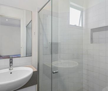 YERONGA - IMMACULATE AND MODERN 3-BED TOWNHOUSE WITH AIRCON IN DESI... - Photo 2