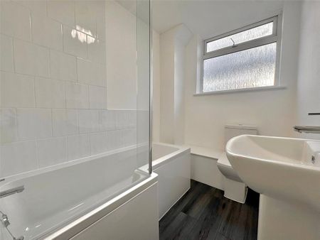 2 bedroom penthouse to rent - Photo 4