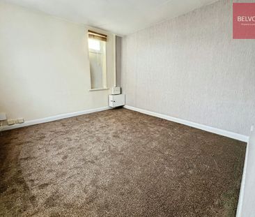 Terraced House to rent on - Photo 5