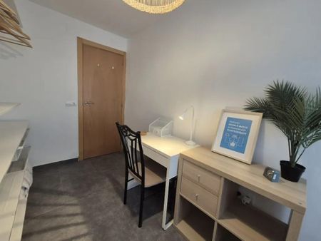 Carrer del Reverend Rafael Tramoyeres, Valencia, Valencian Community 46020 - Photo 2