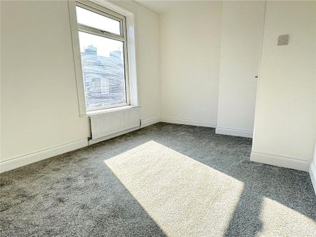 4 bedroom terraced house to rent - Photo 3