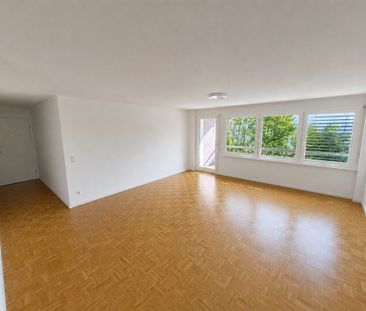 Tolle und grosszügige 4.5-Zimmerwohnung in Orpund! - Photo 1