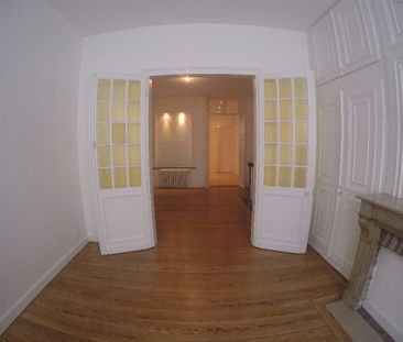 Location Appartement 1 pièce 53m² LILLE 59000 - Photo 4