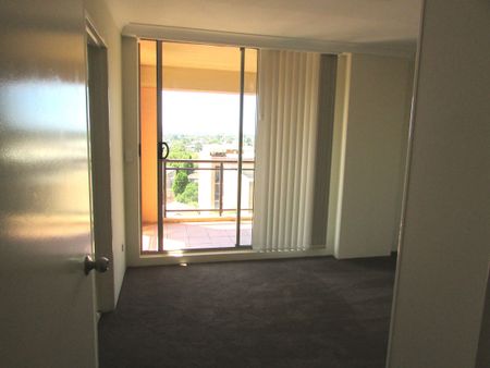2 Bedroom Apartment with ensuite, Stunning open city and district views - Photo 3
