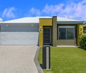 MODERN FAMILY HOME | 3 BEDROOMS + THEATRE - Photo 3