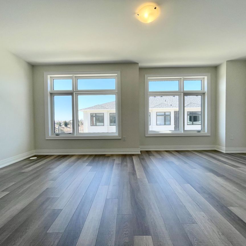 For Lease - 7 William Russell Lane, Richmond Hill, Ontario - Photo 1