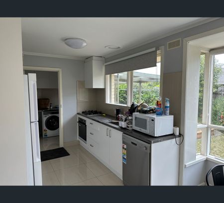 94 Brandon Park Drive, Wheelers Hill, Vic 3150 - Photo 4