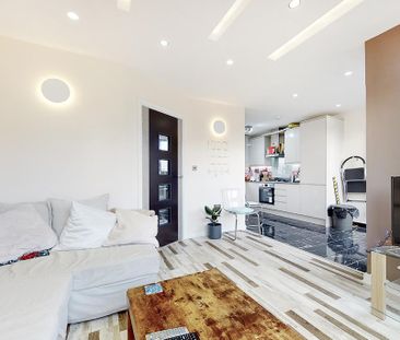 1 bedroom penthouse to rent - Photo 4