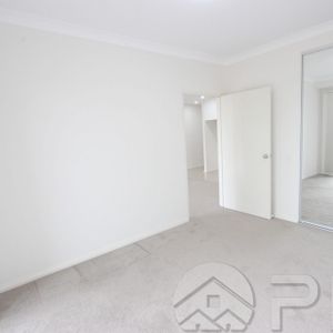 Spacious 2 bedroom unit for rent - Photo 2