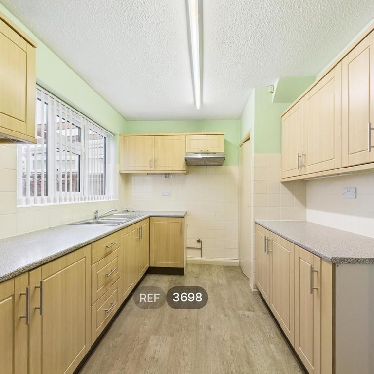 3 bedroom terraced house to rent - Photo 1