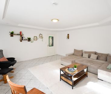 Wohnen auf dem Lande Top-gepflegte Dachgeschosswohnung mit Einbaukü... - Foto 1