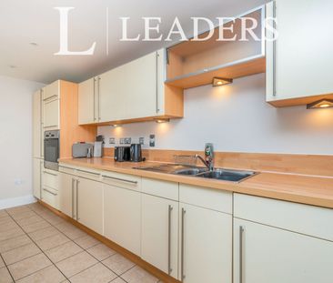 2 bedroom apartment to rent Brecon House, The Canalside, Portsmouth... - Photo 5