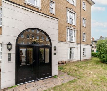2 Bed Flat, Astoria Court, E8 - Photo 4