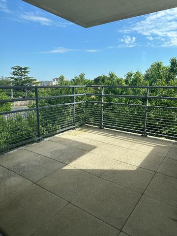 Location Appartement 3 pièces 66m² BRON 69500 - Photo 4