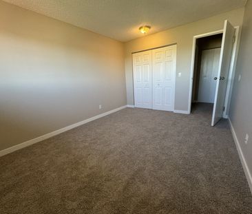 Spacious 2 Bedroom Cat Friendly Suite in Clearview! - Photo 4